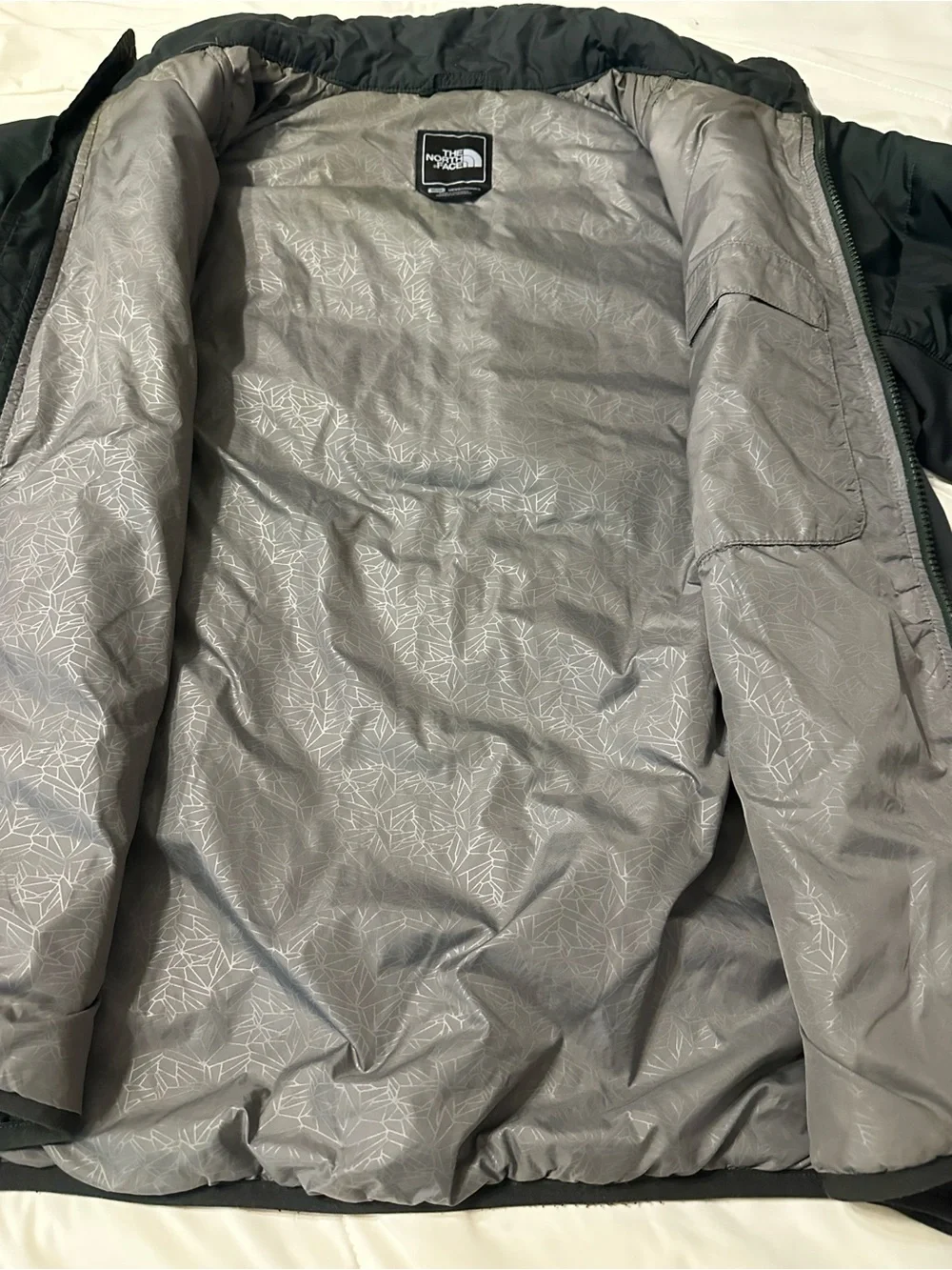 The North Face Men's Jacket in Forest Green & Grey with Logo - Size M